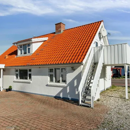 Дом отдыха In With Wifi Тистед